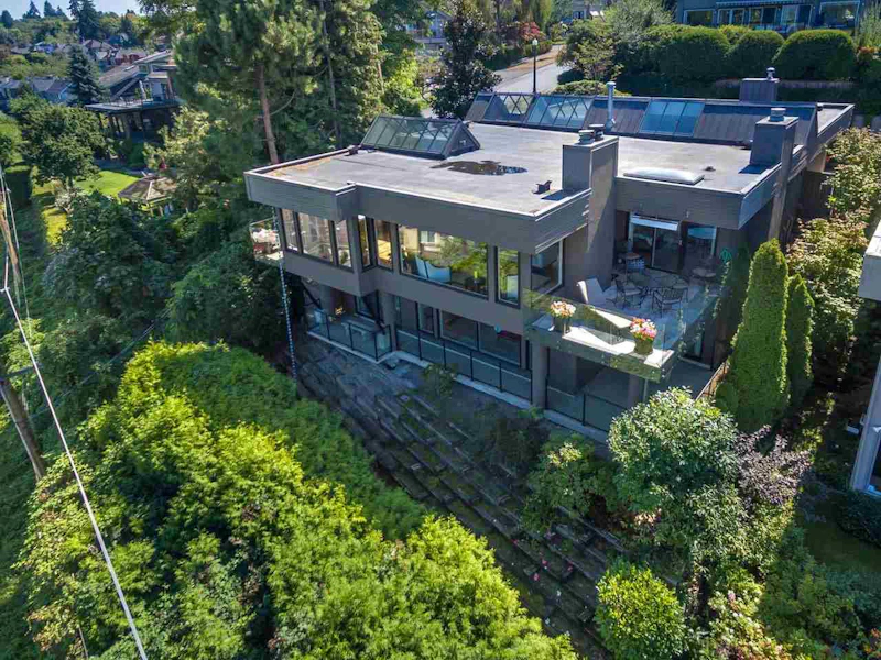 5037 Maple Street, Vancouver BC V6M 4J8