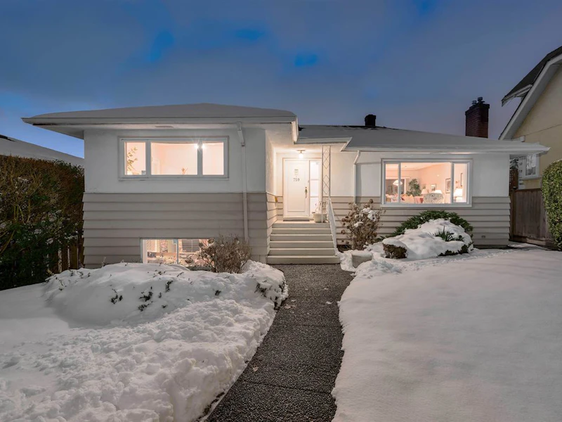 759 Grand Boulevard, North Vancouver BC V7L 3W3