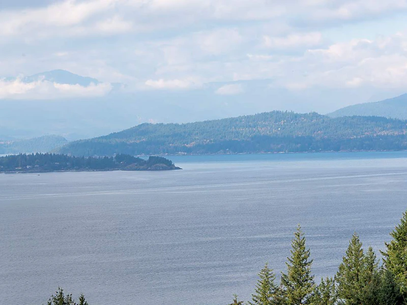 8544 Seascape Court, West Vancouver BC V7W 3J7