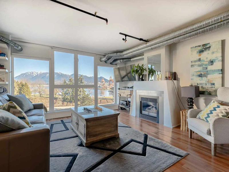 609 - 27 Alexander Street, Vancouver BC V6A 1B2
