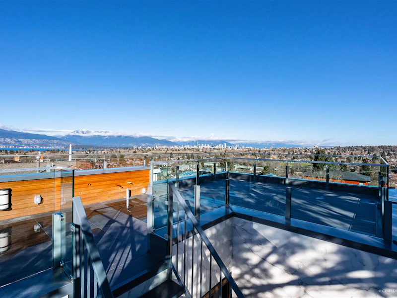 3590 Blenheim Street, Vancouver BC V6L 2X9