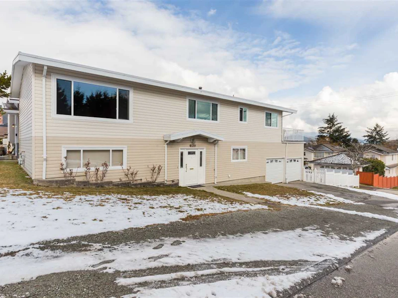 5925 Dundas Street, Burnaby BC V5B 4P1