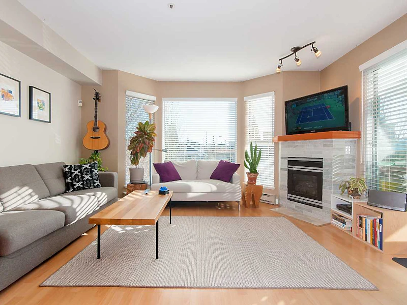 304 - 225 E 19th Avenue, Vancouver BC V5V 1J3