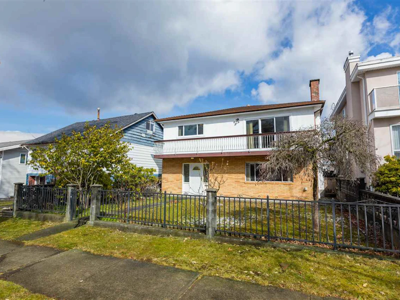 2457 St. Lawrence Street, Vancouver BC V5R 2R6