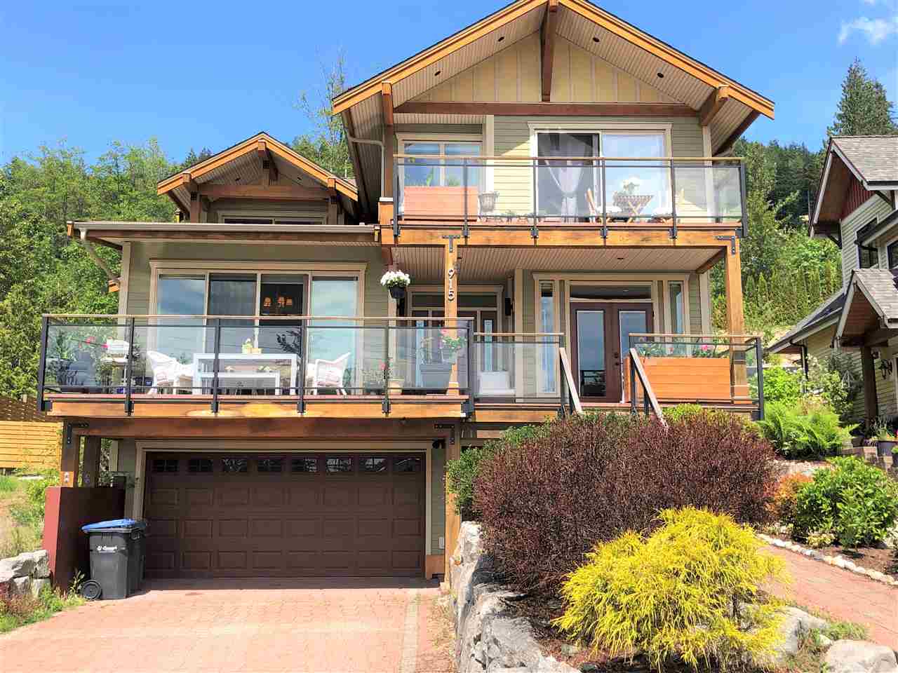 915 Thistle Place Squamish Bc House For Sale Rew