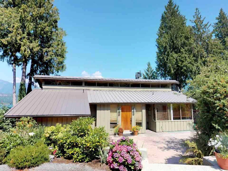6172 S Gale Avenue, Sechelt BC