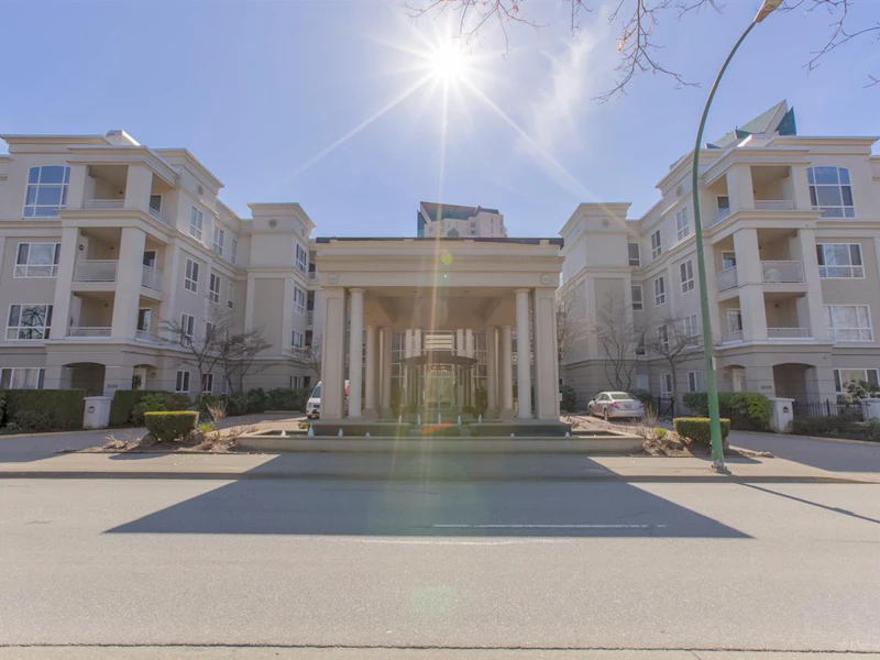 242 - 3098 Guildford Way, Coquitlam BC V3B 7W8