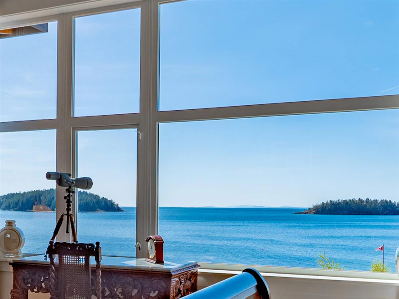 5392 Wakefield Beach Lane, Sechelt BC