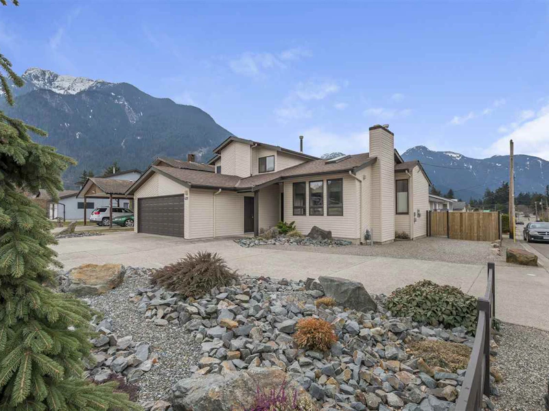 620 6th Avenue, Hope BC V0X 1L4