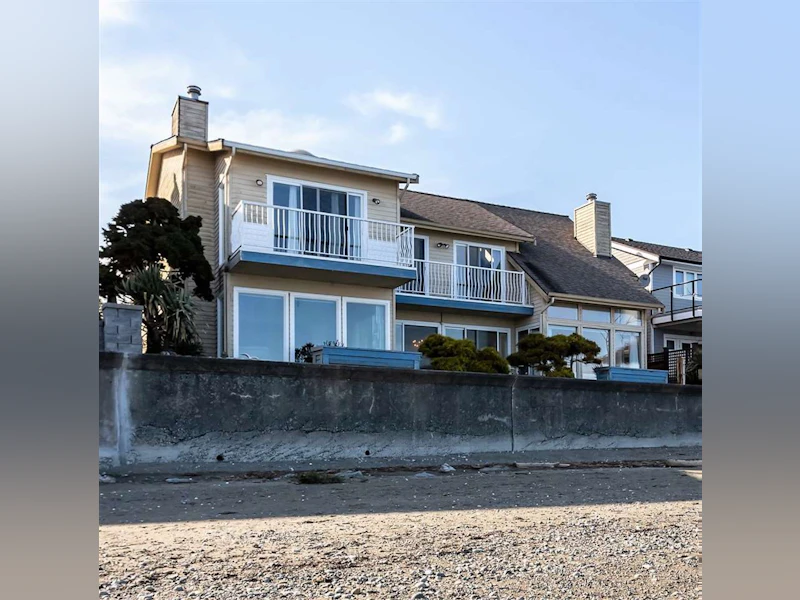 30 Centennial Parkway, Delta BC V4L 2H3