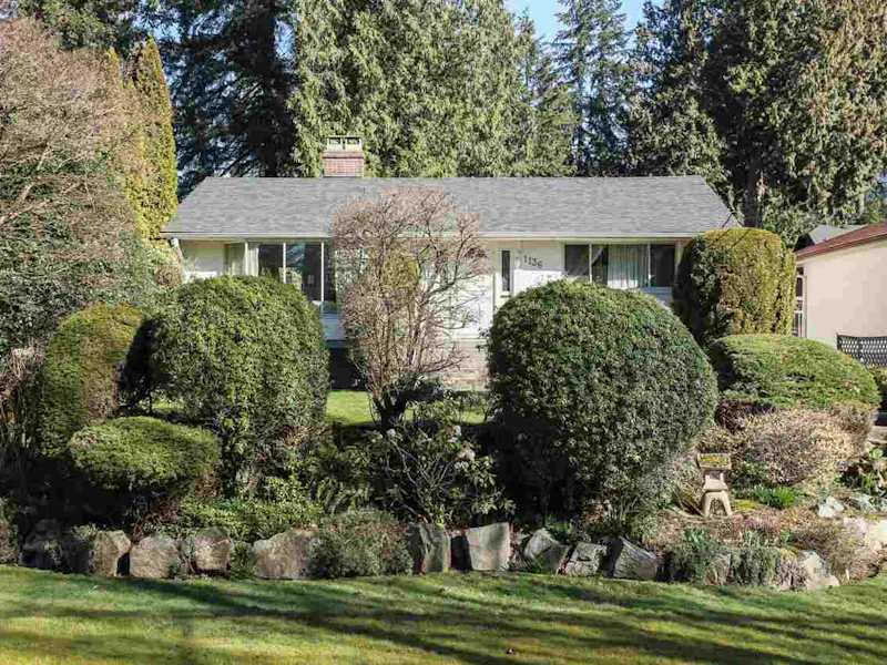 1136 W 22nd Street, North Vancouver BC V7P 2E8