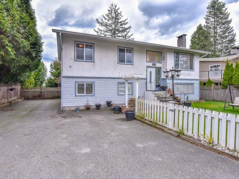 14496 North Bluff Road, Surrey BC V4B 3C8