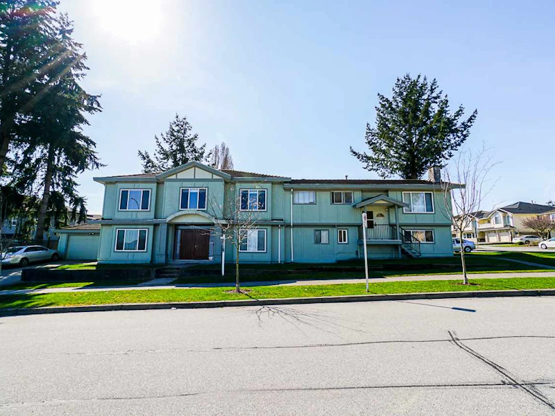 13310 81st Avenue, Surrey BC V3W 6B3