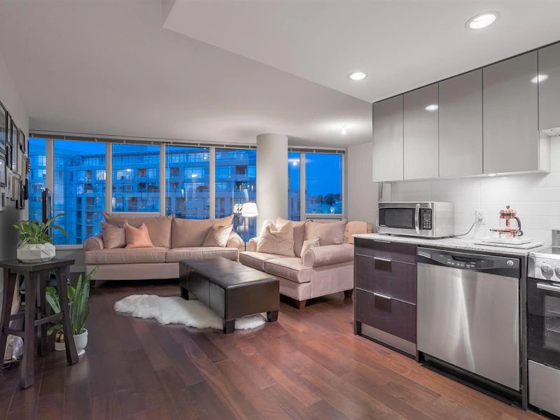 709 - 445 W 2nd Avenue, Vancouver BC V5Y 0E8