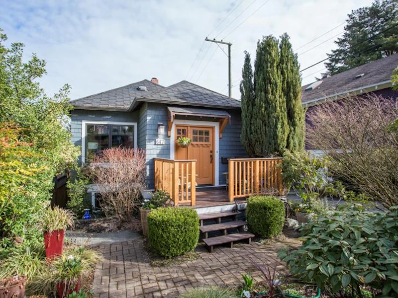 647 E 21st Avenue, Vancouver BC V5V 1R8