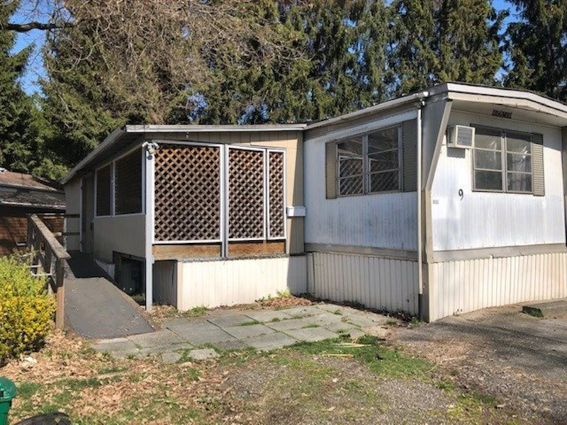 9 - 201 Cayer Street, Coquitlam BC