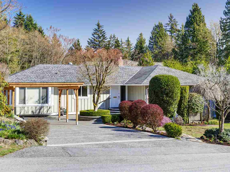 1140 Sinclair Street, West Vancouver BC V7V 3W2