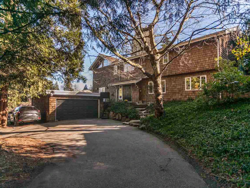 4956 Marine Drive, West Vancouver BC V7W 2P4
