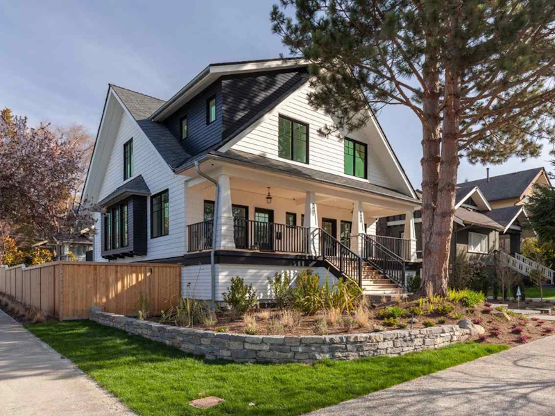2497 W 7th Avenue, Vancouver BC V6K 1Y6