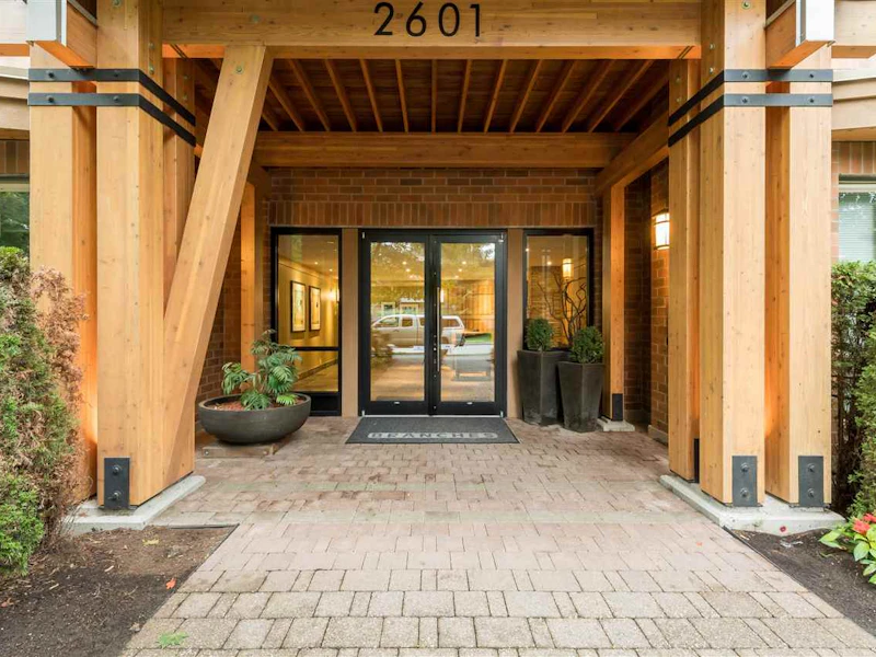 407 - 2601 Whiteley Court, North Vancouver BC V7J 2R7