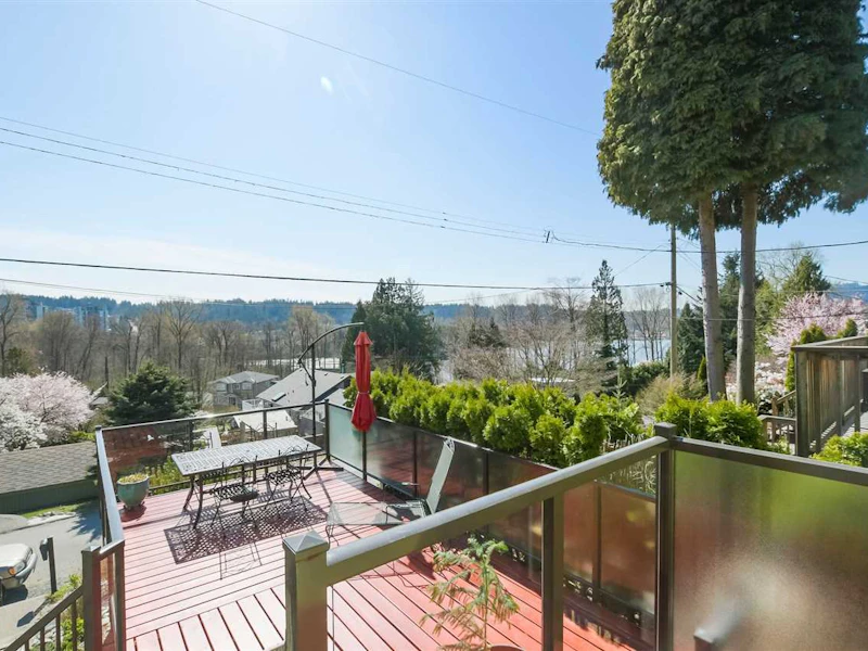 353 Clarence Street, Port Moody BC V3H 2Y1