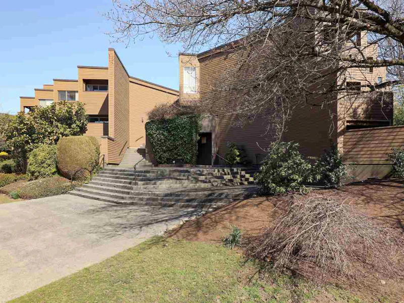 111 - 1910 Chesterfield Avenue, North Vancouver BC V7M 2P5
