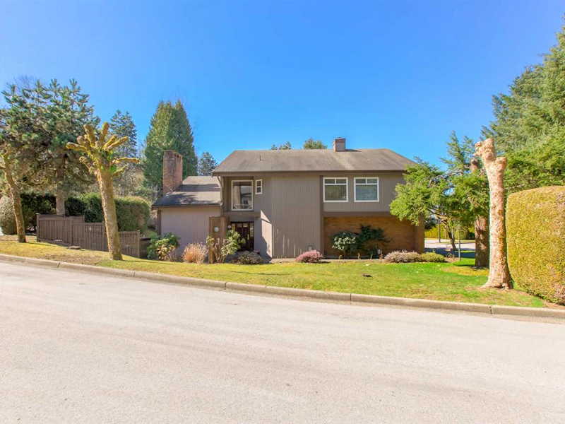 5493 Elwyn Drive, Burnaby BC V5E 4A2
