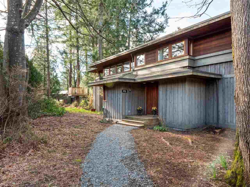 496 Melmore Road, Bowen Island BC V0N 1G1