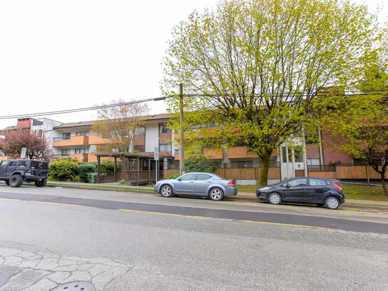 104 - 410 Agnes Street, New Westminster BC V3L 1G1