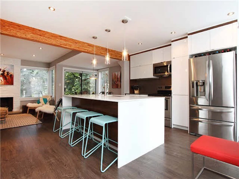 4936 Thornwood Place, Burnaby BC V5G 3Z4