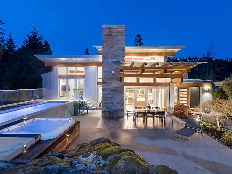 5720 Maple Place, West Vancouver BC V7W 1R9