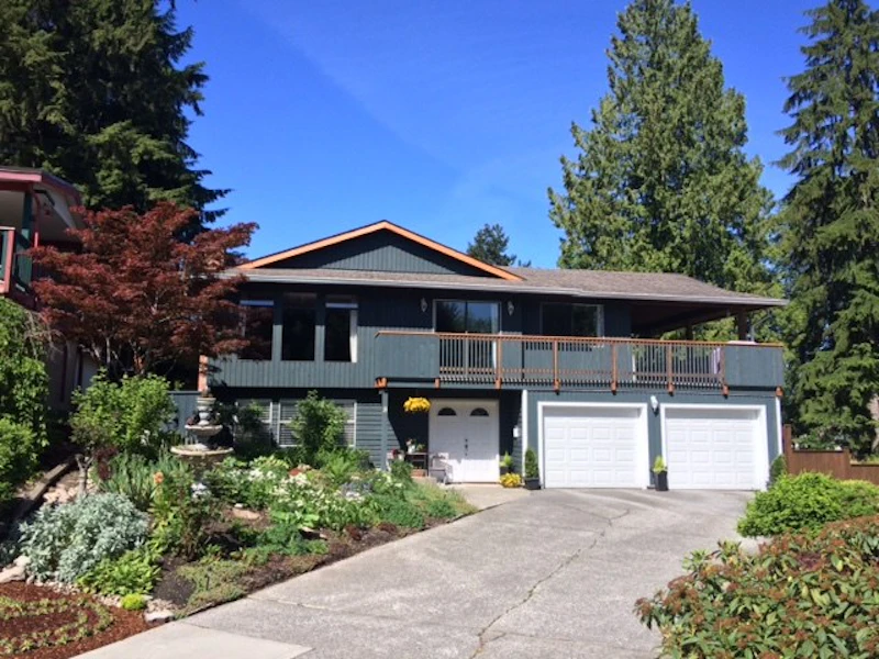 8 Tuxedo Place, Port Moody BC V3H 3W5