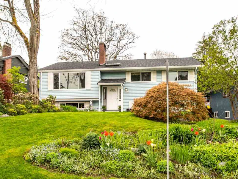 526 Ailsa Avenue, Port Moody BC V3H 1A6