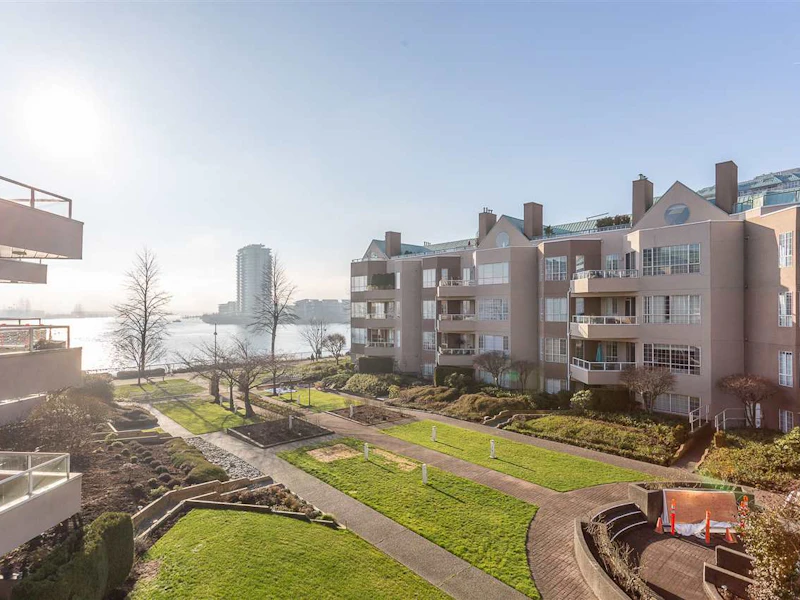 308 - 1150 Quayside Drive, New Westminster BC V3M 6E1