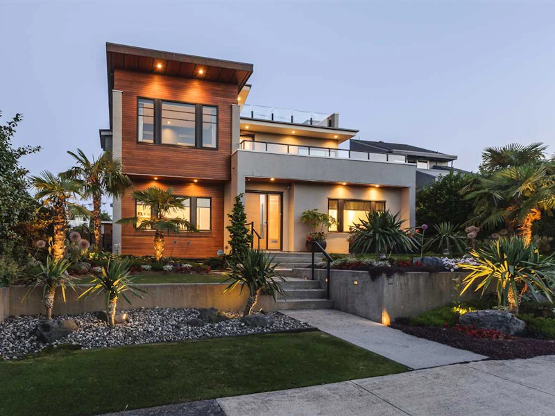 582 W 26th Avenue, Vancouver BC V5Z 2E3