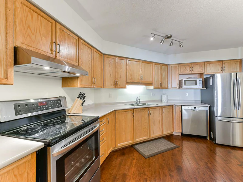 204 - 2335 Whyte Avenue, Port Coquitlam BC V3C 2A3