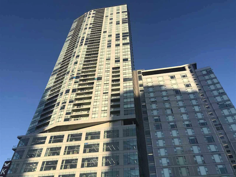 4002 - 13495 Central Avenue, Surrey BC