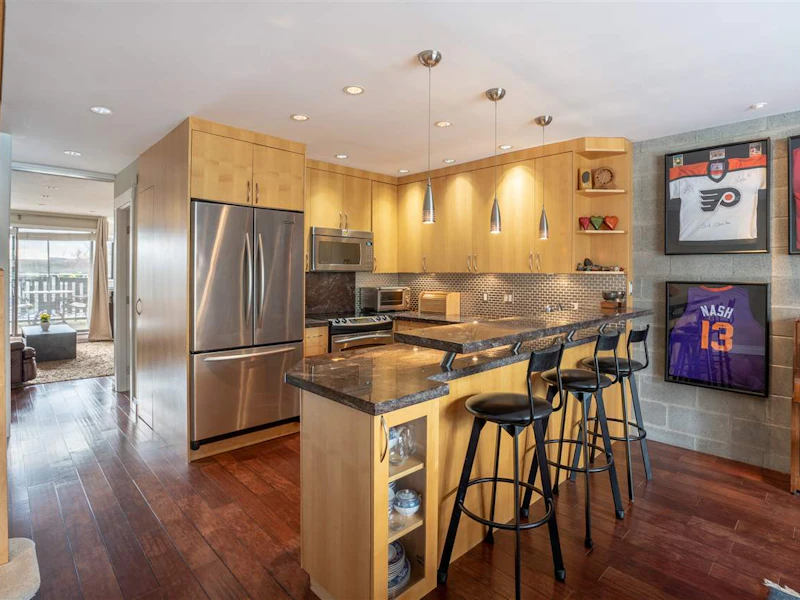 1457 Clyde Avenue, West Vancouver BC V7T 1E9