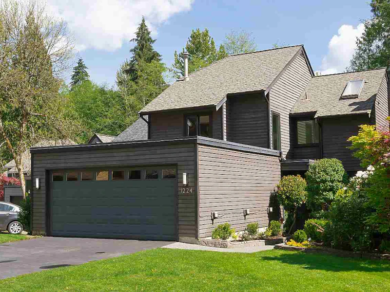 1224 Caledonia Avenue, North Vancouver BC V7G 1G3