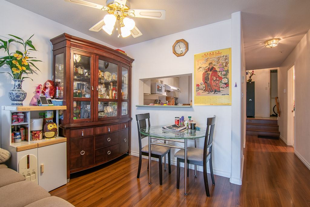 213-4893 Clarendon St  