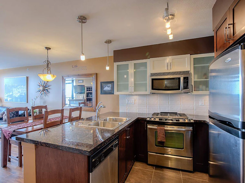 1906 - 1 Renaissance Square, New Westminster BC V3M 0B6