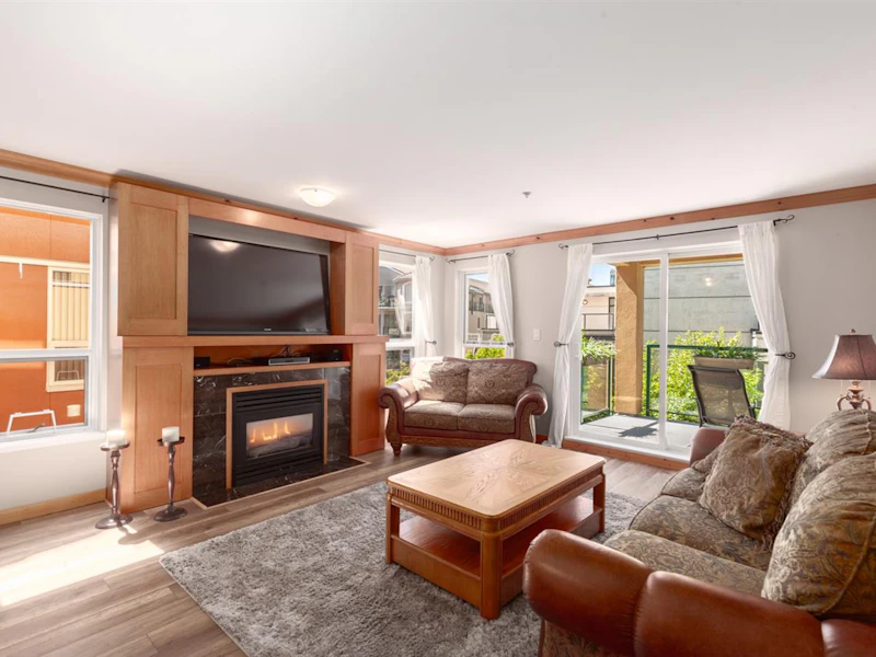 302 - 12 Laguna Court, New Westminster BC V3M 6W4