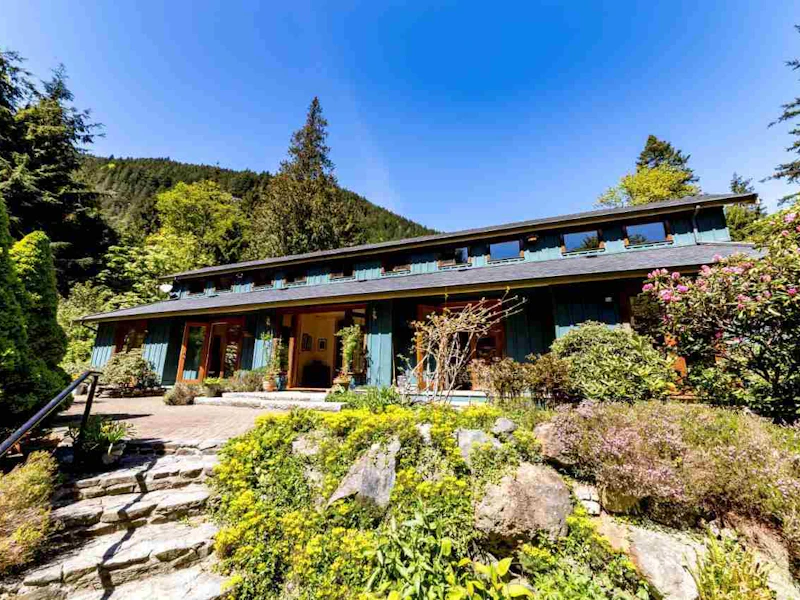 1104 Harding Road, Bowen Island BC V0N 1G2
