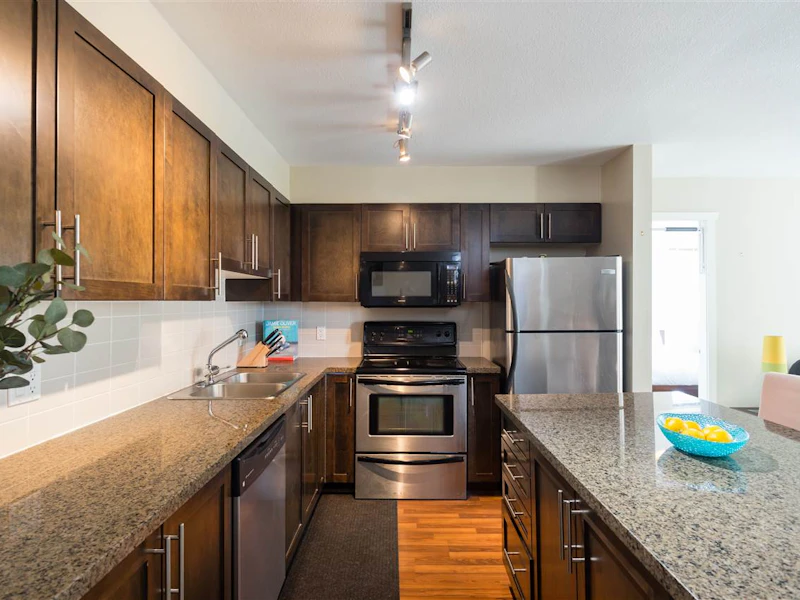 302 - 2008 Bayswater Street, Vancouver BC V6K 4A8