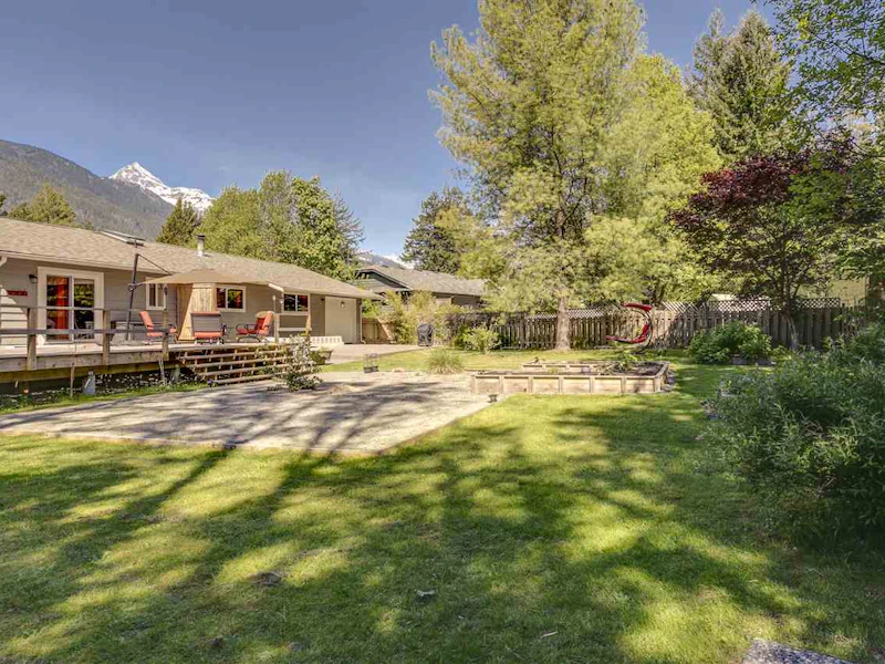 41852 Government Road, Squamish BC V0N 0A4