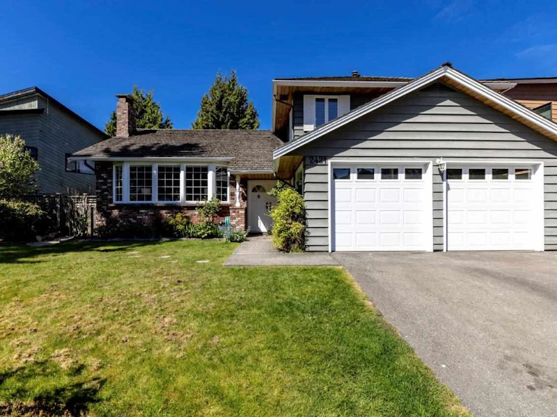 2421 Weymouth Place, North Vancouver BC V7K 2Z3