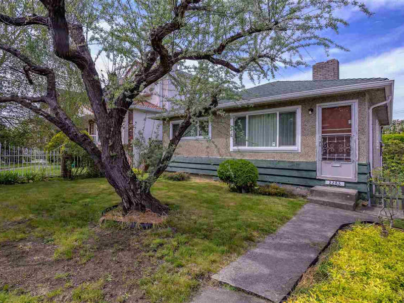 2283 E 51st Avenue, Vancouver BC V5P 1W4