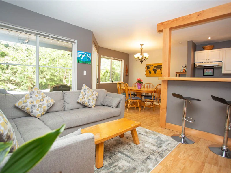 4 - 38247 Westway Avenue, Squamish BC V8B 0L6