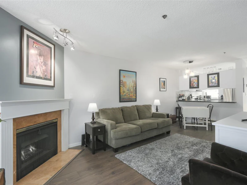 922 W 14th Avenue, Vancouver BC V5Z 1R4