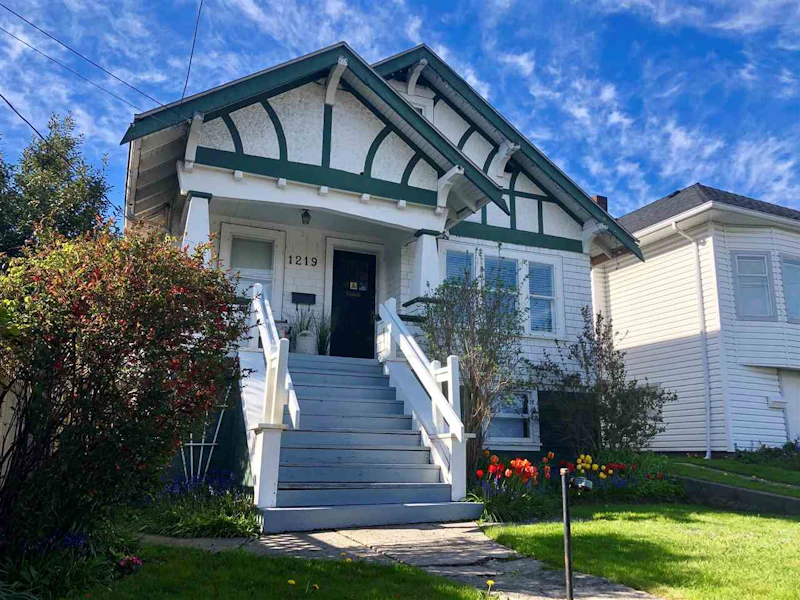 1219 Nanaimo Street, New Westminster BC V3M 2E8